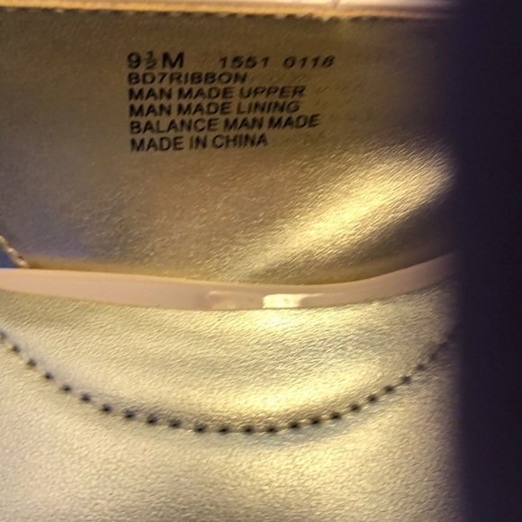 Bandolino high heals size 9 1/2.  Like new peace - Picture 9 of 9